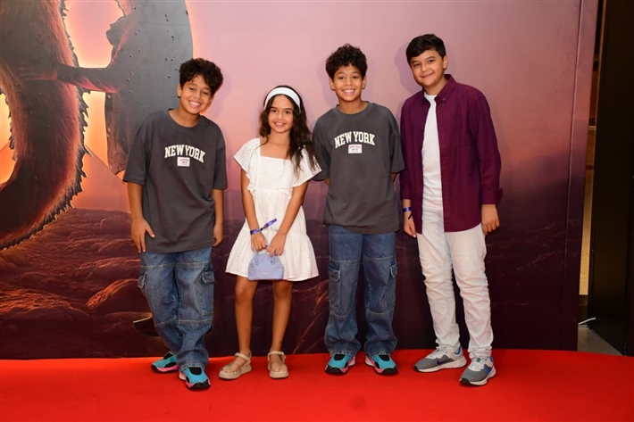 أمير كرارة وأحمد خالد صالح وجنات يساندون هنادي مهنا وأحمد صلاح حسني في عرض أوسكار عودة الماموث 