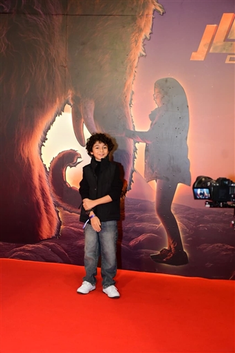 أمير كرارة وأحمد خالد صالح وجنات يساندون هنادي مهنا وأحمد صلاح حسني في عرض أوسكار عودة الماموث 