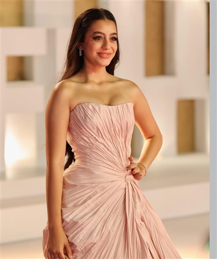 طرح البوستر الرسمي لمسلسل ميدتيرم بطولة ياسمينا العبد