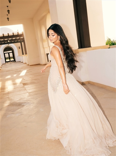 مايان السيد تستعرض تفاصيل إطلالتها في حفل افتتاح مهرجان الجونة ... أناقة بتوقيع لبناني