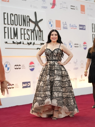 عبير صبري تلفت الأنظار بفستان بتصميم الكورسيه في عرض فيلم هابي بيرث داي بمهرجان الجونة عبير صبري تلفت الأنظار بفستان بتصميم الكورسيه في عرض فيلم هابي بيرث داي بمهرجان الجونة