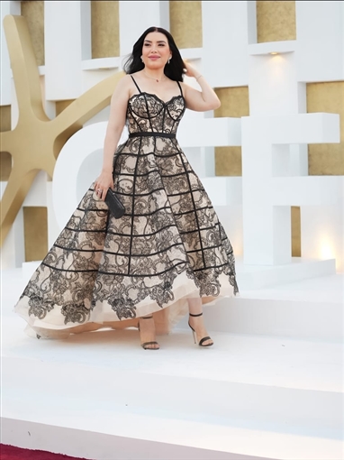 عبير صبري تلفت الأنظار بفستان بتصميم الكورسيه في عرض فيلم هابي بيرث داي بمهرجان الجونة عبير صبري تلفت الأنظار بفستان بتصميم الكورسيه في عرض فيلم هابي بيرث داي بمهرجان الجونة