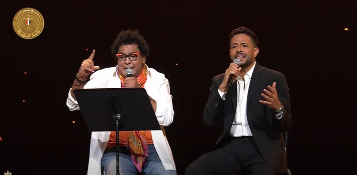 احتفالية مصر وطن السلام تجمع محمد منير ومحمد حماقي على المسرح