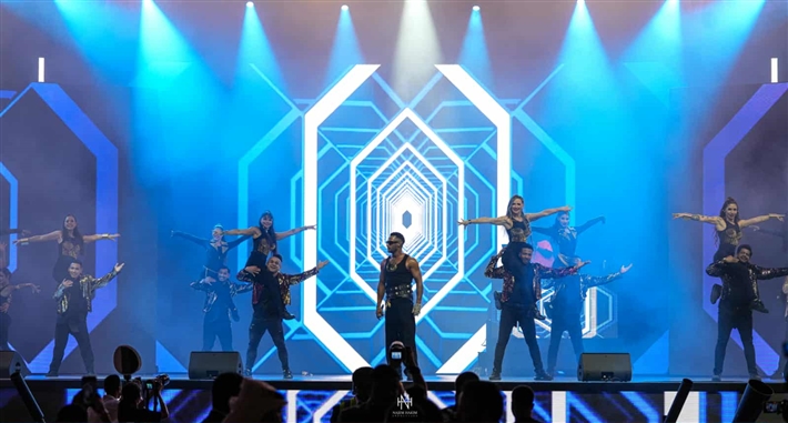 أول تعليق من محمد رمضان بعد تحقيق حفله بالقرية العالمية بالإمارات لأعلى رقم حضور بـ80 ألف متفرج