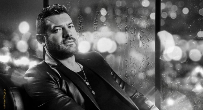 عمرو يوسف في الملصق الدعائي للـسلم والثعبان