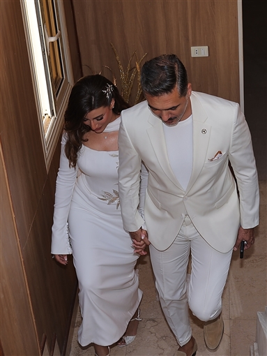 من أمام الأهرامات جلسة تصوير رومانسية لـ هايدي موسى وزوجها محمد غانم من أمام الأهرامات جلسة تصوير رومانسية لـ هايدي موسى وزوجها محمد غانم