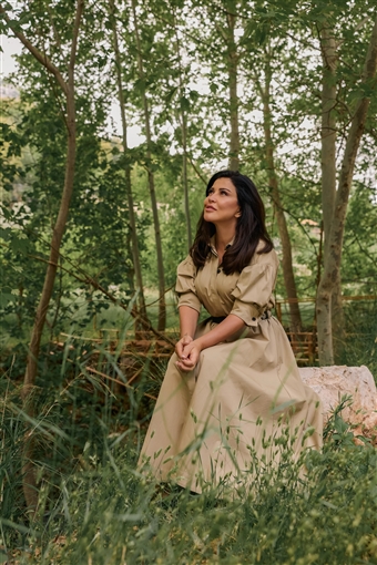 جومانا مراد تخطف الأنظار بإطلالة أنيقة من كريستيان ديور