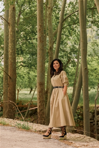 جومانا مراد تخطف الأنظار بإطلالة أنيقة من كريستيان ديور