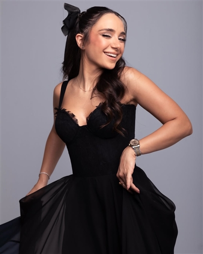 كارلا شمعون تشارك في حفل بالأهرامات إلى جانب الأوركسترا الملكي البريطاني كارلا شمعون تشارك في حفل بالأهرامات إلى جانب الأوركسترا الملكي البريطاني