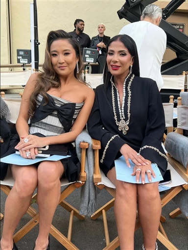  شرطة_الموضة: منى زكي بإطلالة تحمل توقيع زهير مراد في احتفالية Vogue World: Hollywood بلوس أنجلوس