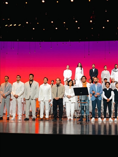 احتفالية مصر وطن السلام تجمع محمد منير ومحمد حماقي على المسرح