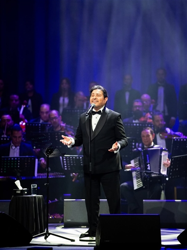 هاني شاكر يتألق في ليلة العندليب ضمن فعاليات مهرجان الموسيقى العربية بأبوظبي هاني شاكر يتألق في ليلة العندليب ضمن فعاليات مهرجان الموسيقى العربية بأبوظبي