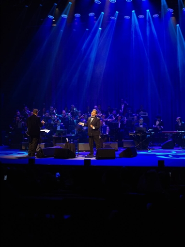 هاني شاكر يتألق في ليلة العندليب ضمن فعاليات مهرجان الموسيقى العربية بأبوظبي هاني شاكر يتألق في ليلة العندليب ضمن فعاليات مهرجان الموسيقى العربية بأبوظبي