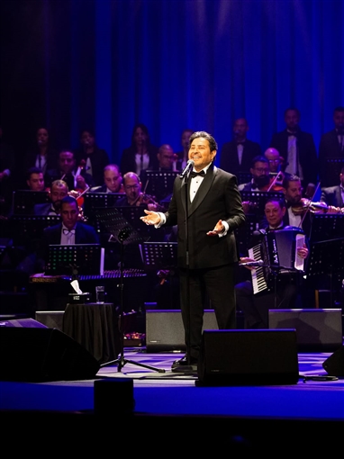 هاني شاكر يتألق في ليلة العندليب ضمن فعاليات مهرجان الموسيقى العربية بأبوظبي هاني شاكر يتألق في ليلة العندليب ضمن فعاليات مهرجان الموسيقى العربية بأبوظبي