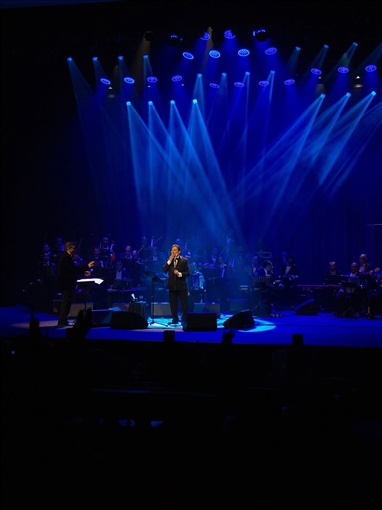 هاني شاكر يتألق في ليلة العندليب ضمن فعاليات مهرجان الموسيقى العربية بأبوظبي هاني شاكر يتألق في ليلة العندليب ضمن فعاليات مهرجان الموسيقى العربية بأبوظبي