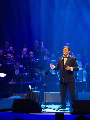 هاني شاكر يتألق في ليلة العندليب ضمن فعاليات مهرجان الموسيقى العربية بأبوظبي هاني شاكر يتألق في ليلة العندليب ضمن فعاليات مهرجان الموسيقى العربية بأبوظبي