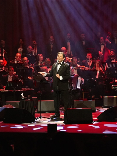 هاني شاكر يتألق في ليلة العندليب ضمن فعاليات مهرجان الموسيقى العربية بأبوظبي هاني شاكر يتألق في ليلة العندليب ضمن فعاليات مهرجان الموسيقى العربية بأبوظبي