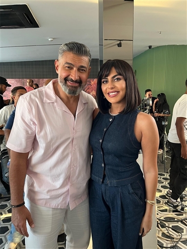 ياسر جلال يشوق جمهوره لمسلسله في رمضان كلهم بيحبوا مودي بصور جديدة من الكواليس