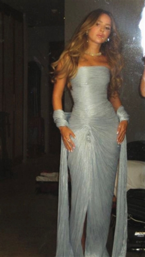 شرطة_الموضة: جميلة عوض بفستان أنيق ناعم في ختام الجونة ... سعره 165 ألف جنيها  شرطة_الموضة: جميلة عوض بفستان أنيق ناعم في ختام الجونة ... سعره 165 ألف جنيها