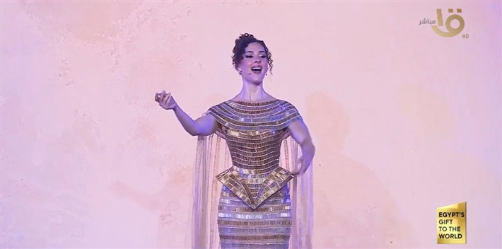 سلمى أبو ضيف وهدى المفتي وأحمد غزي وأحمد مالك وياسمينا العبد في افتتاح المتحف المصري الكبير بالزي الفرعوني