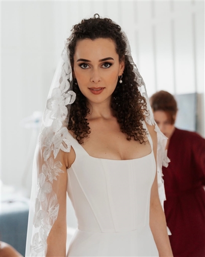 من هي شيرين أحمد طارق التي خطفت قلوب المصريين في افتتاح المتحف المصري الكبير؟