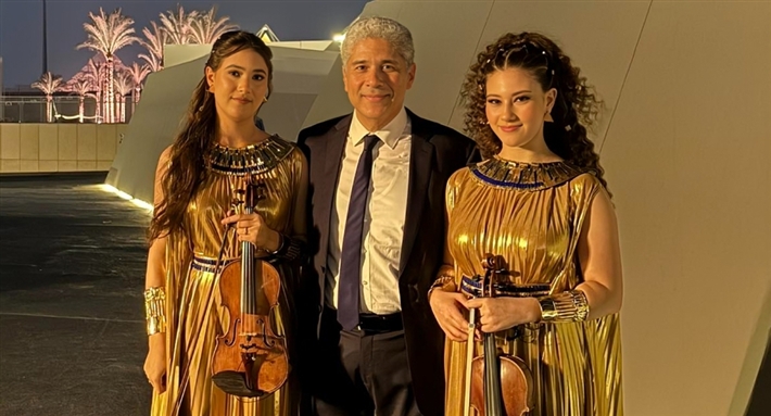 أحمد أبو زهرة وابنتيه