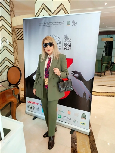 نادية الجندي تستغني عن الفساتين وتختار البدلة الرجالي لإطلالتها في مهرجان وهران