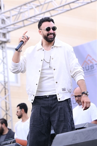 فريق واما يستقبل الطلاب الجدد بـ: فاطومة و يا قلبي و نجمة معدية 