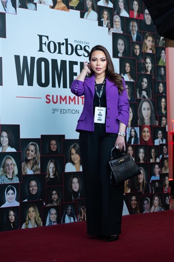 صور - أسما إبراهيم تمثل الإعلام المصري في قمة فوربس ... وتدير ندوة حول تمكين المرأة ودور الإعلام