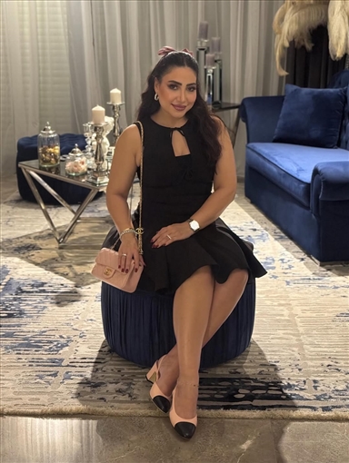 بوسي تتجه للألوان الداكنة مع اقتراب الشتاء في أحدث جلسة تصوير