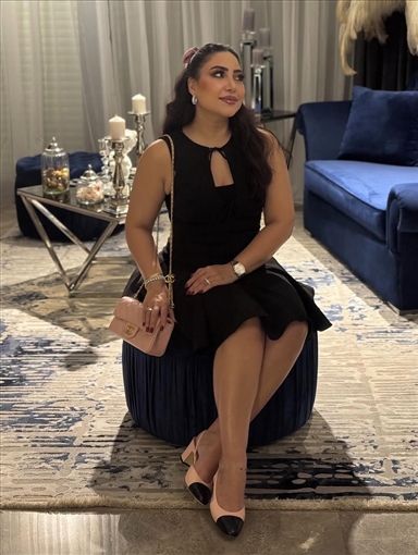 بوسي تتجه للألوان الداكنة مع اقتراب الشتاء في أحدث جلسة تصوير