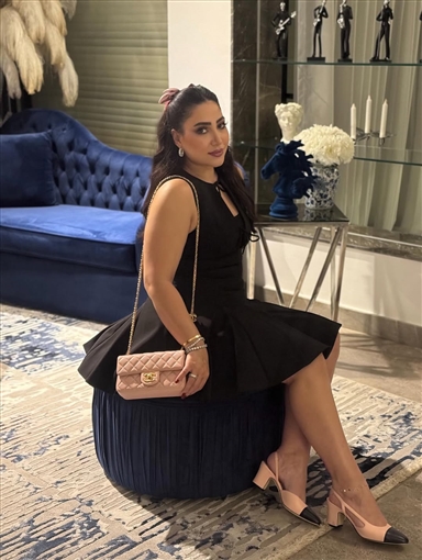 بوسي تتجه للألوان الداكنة مع اقتراب الشتاء في أحدث جلسة تصوير