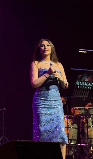  شرطة_الموضة: إليسا بفستان من الدانتيل في حفلها بدبي سعره 253 ألف جنيه