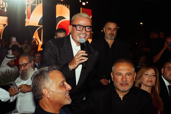 عمرو دياب يغني في أبو ظبي في حضور أحمد السقا ونيللي كريم وإيلي صعب