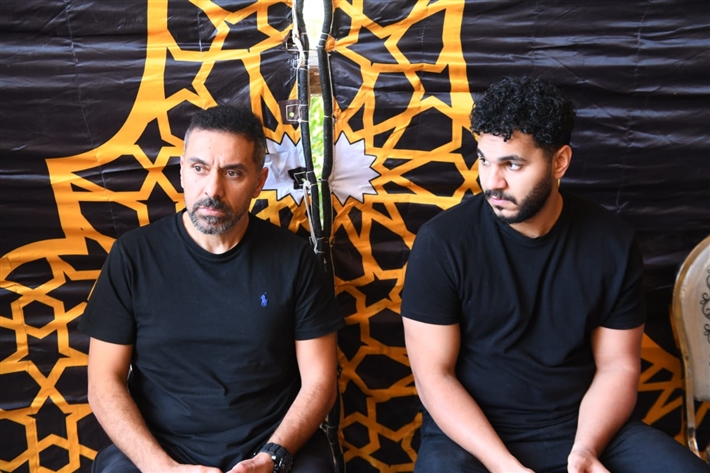 محمد رمضان يحمل نعش والده ... أشرف زكي وحسام الحسيني أبرز حضور الجنازة