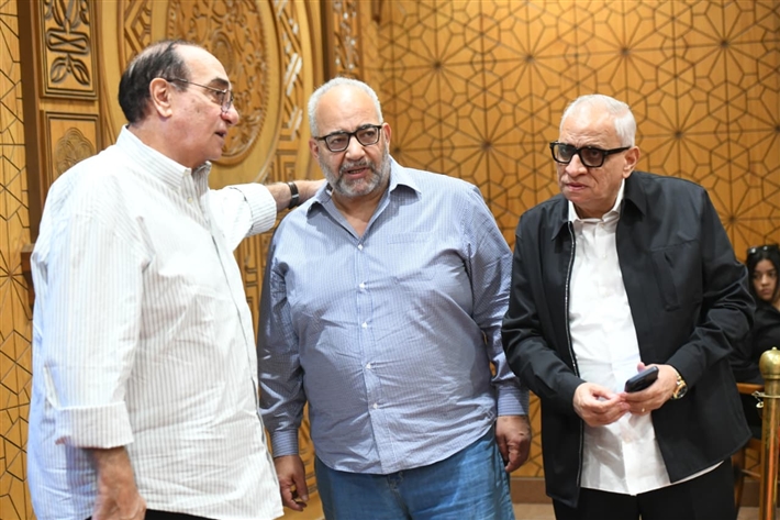 محمد هنيدي وبيومي فؤاد وأحمد السبكي أول حضور عزاء الراحل أحمد عبد الله