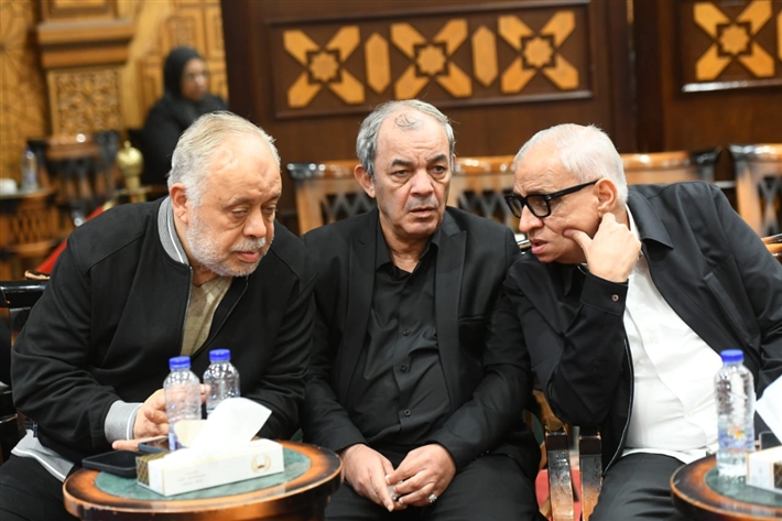 محمد هنيدي وبيومي فؤاد وأحمد السبكي أول حضور عزاء الراحل أحمد عبد الله