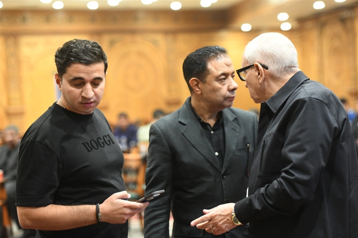 محمد هنيدي وبيومي فؤاد وأحمد السبكي أول حضور عزاء الراحل أحمد عبد الله