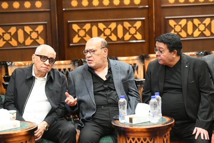 محمد هنيدي وبيومي فؤاد وأحمد السبكي أول حضور عزاء الراحل أحمد عبد الله