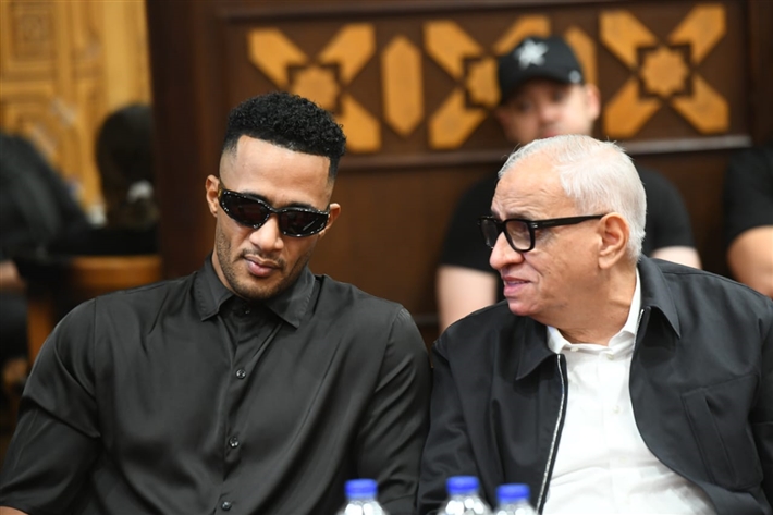 محمد رمضان وهاني رمزي وأحمد خالد صالح وأحمد فهيم في عزاء أحمد عبد الله