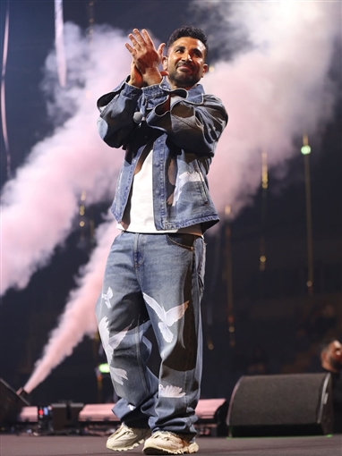 أحمد سعد وتامر حسني يشعلان حماس جمهور حفلهما في ألمانيا