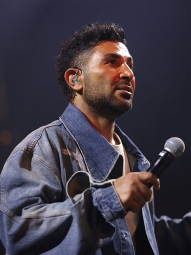 أحمد سعد وتامر حسني يشعلان حماس جمهور حفلهما في ألمانيا