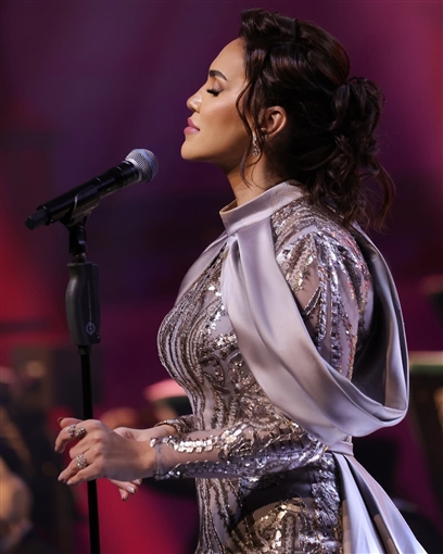 مي فاروق تتألق في الكويت في حفل مهرجان ليلة عمر 