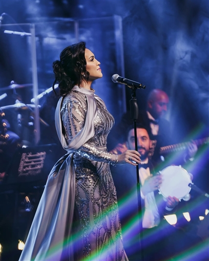 مي فاروق تتألق في الكويت في حفل مهرجان ليلة عمر 