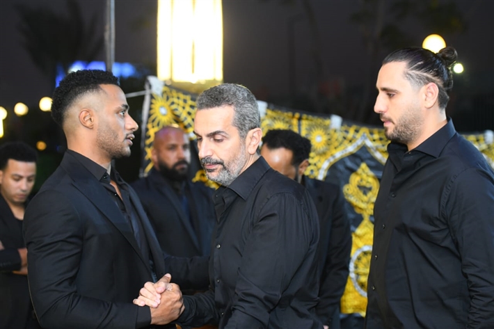 محمد سعد وعمرو سعد وميرفت أمين من بينهم ... نجوم الفن يقدمون واجب العزاء لمحمد رمضان في وفاة والده