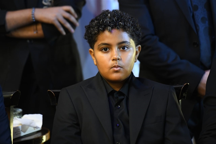 محمد سعد وعمرو سعد وميرفت أمين من بينهم ... نجوم الفن يقدمون واجب العزاء لمحمد رمضان في وفاة والده