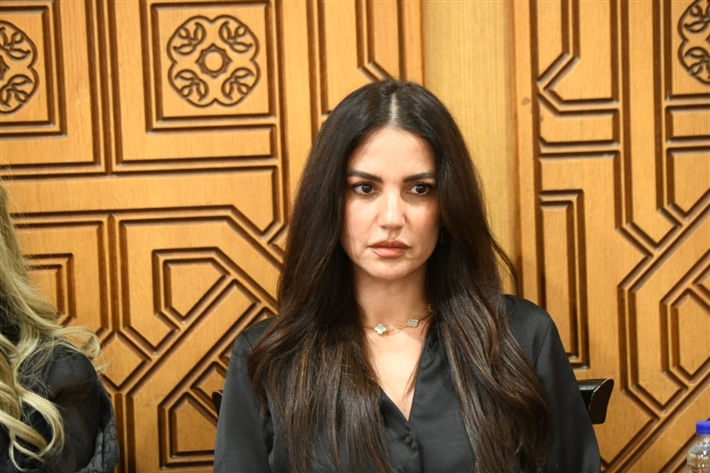 محمد سعد وعمرو سعد وميرفت أمين من بينهم ... نجوم الفن يقدمون واجب العزاء لمحمد رمضان في وفاة والده