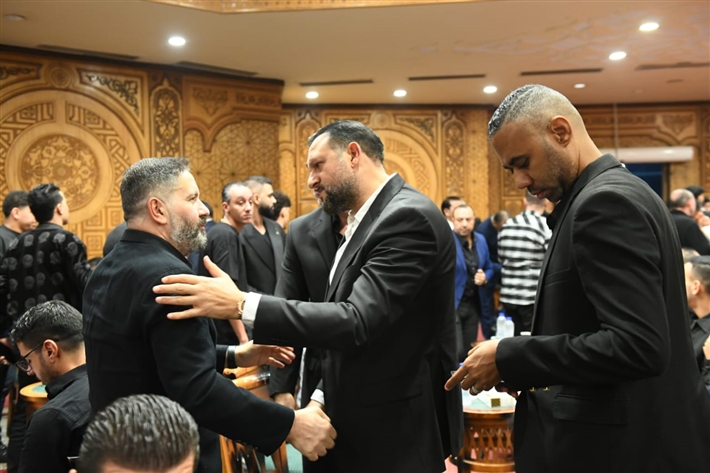 ياسر جلال وأحمد السقا وأحمد العوضي من بينهم ... محمد رمضان يستقبل عزاء والده من نجوم الفن