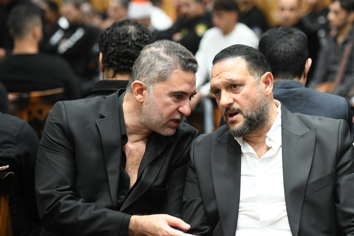 ياسر جلال وأحمد السقا وأحمد العوضي من بينهم ... محمد رمضان يستقبل عزاء والده من نجوم الفن