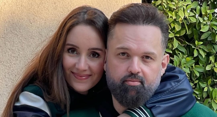 محمد محمود عبد العزيز وزوجته